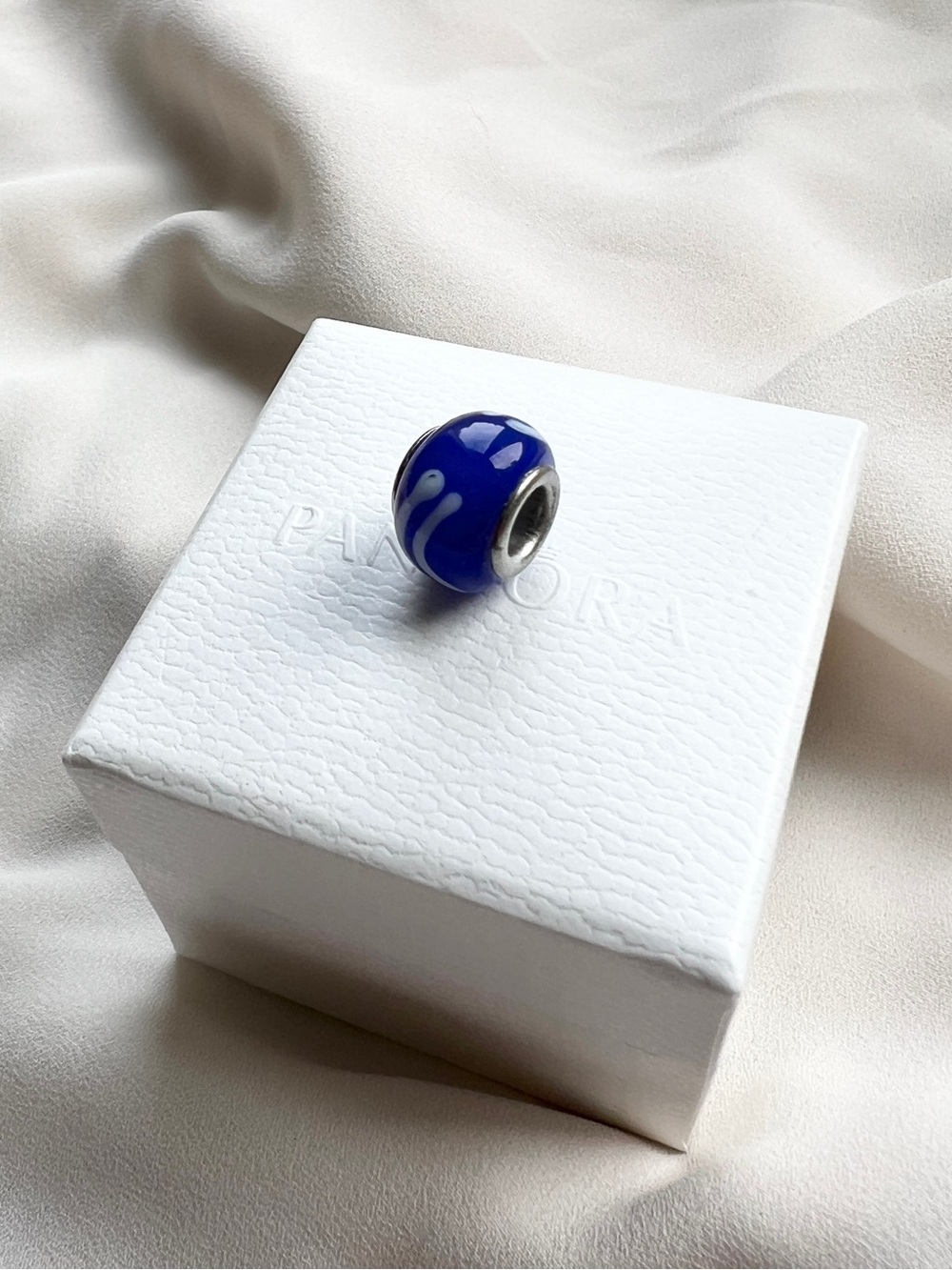PANDORA BLUE WHITE WAVES MURANO GLASS CHARM - Picture 2 of 6
